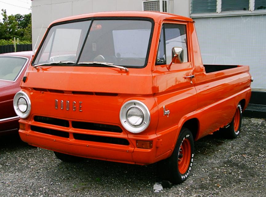 這款渲染的Ram電動(dòng)皮卡車(chē)采用Rad Cab-over設計