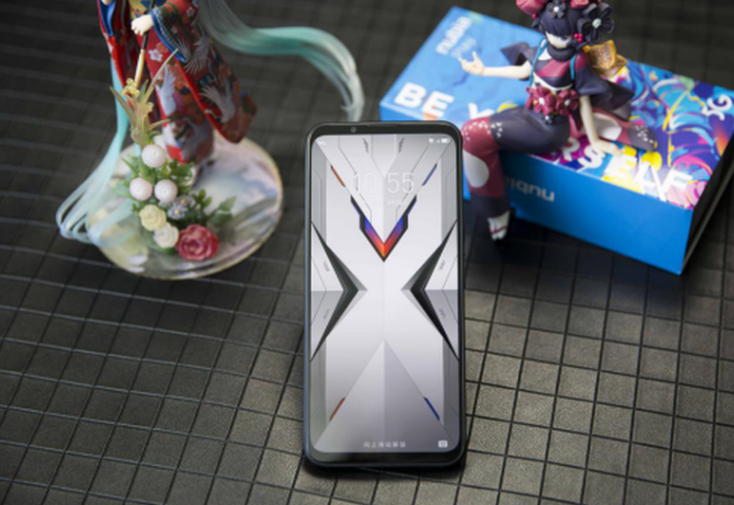 具有144Hz顯示屏的Nubia Play游戲電話(huà)已上市