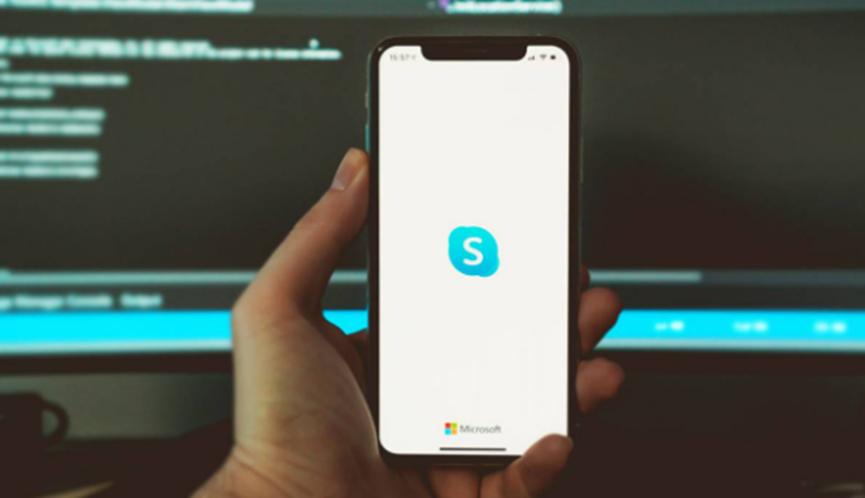 Skype 8.59版更新添加了視頻通話(huà)的自定義背景