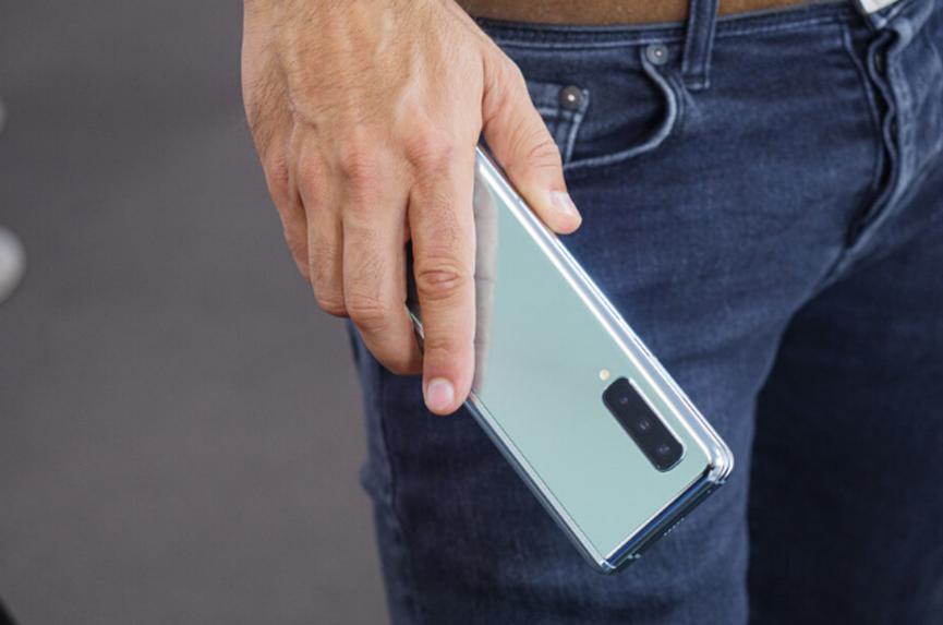 最新的三星Galaxy Fold 2 5G泄漏細節顯示可能的價(jià)格