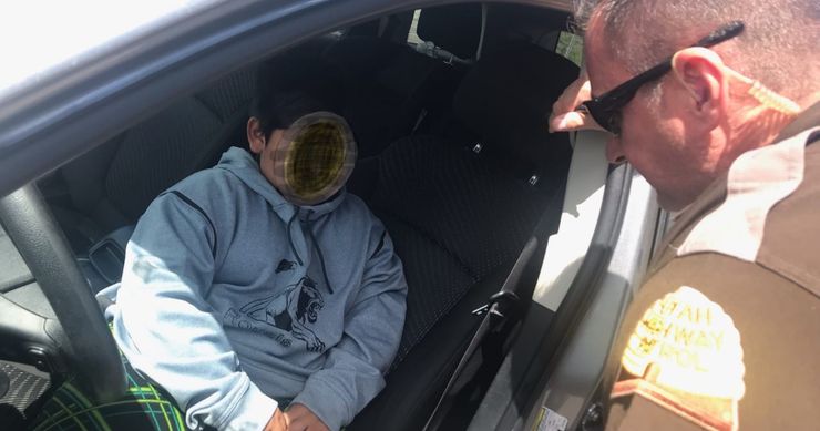 5歲的老人為他夢(mèng)想中的汽車(chē)踏上狂野的旅程