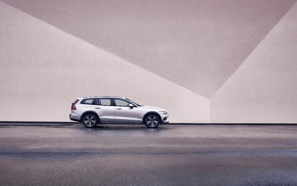 2020年沃爾沃V60越野：家庭將需要的所有車(chē)輛