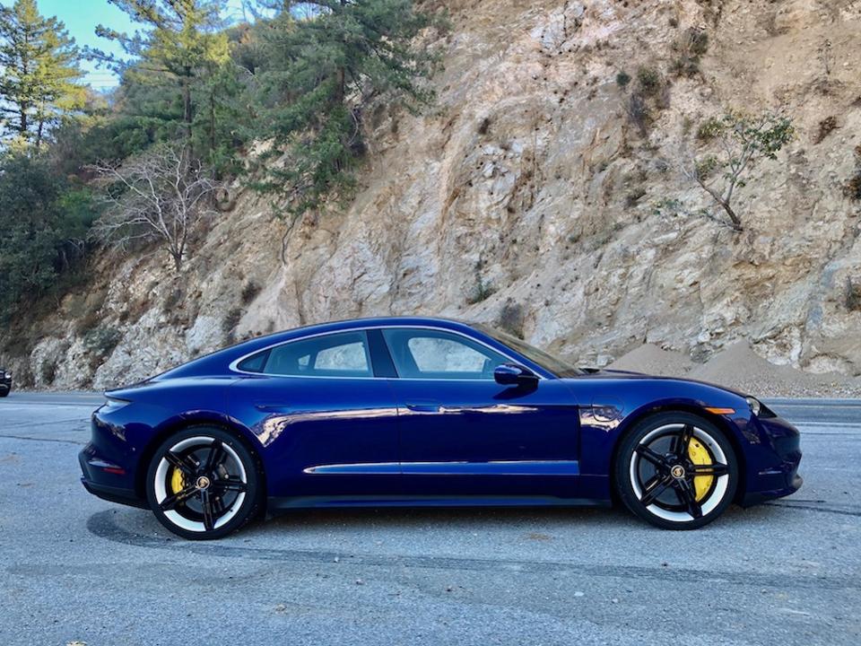 汽車(chē)制造商推動(dòng)大流行，掀起電動(dòng)汽車(chē)大潮