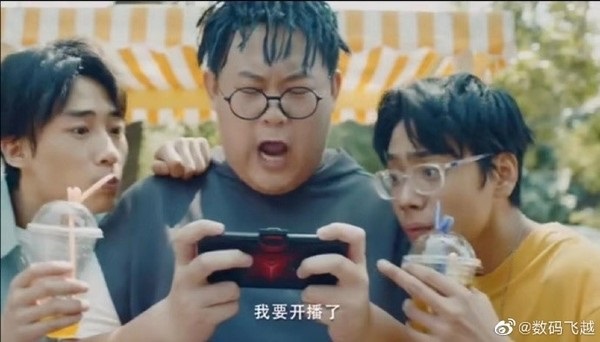 聯(lián)想Legion Pro上手顯示了該設備的外觀(guān)