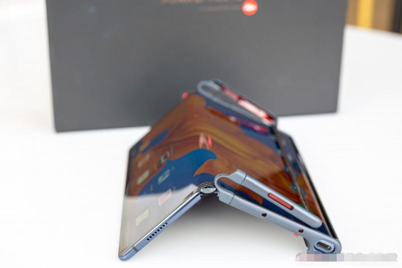 華為Mate Xs評測:規格和外觀(guān)幾乎很完美的可折疊手機