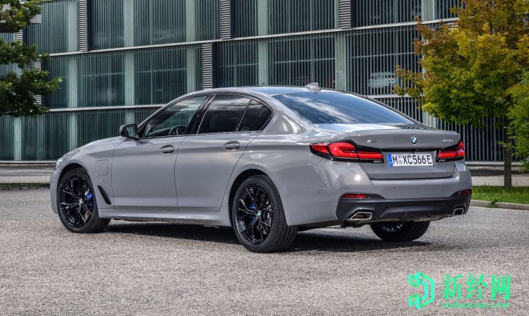 寶馬推出帶有Inline-6 Turbo的強大545e xDrive混合動(dòng)力車(chē)