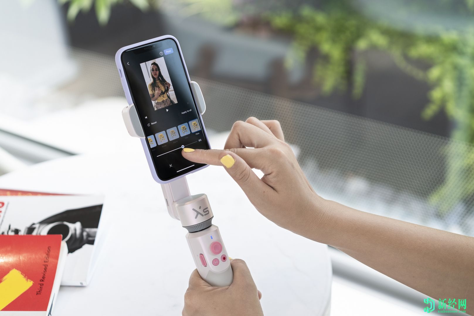 推出智云Smooth XS智能手機云臺:具有新的Grip&Bolder顏色裝飾