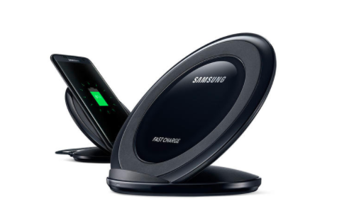 三星已開(kāi)始在各個(gè)國家/地區上市其新的無(wú)線(xiàn)充電器Trio