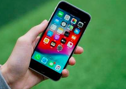 iOS 14的最大創(chuàng )新之一是畫(huà)中畫(huà)模式