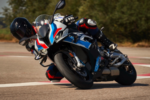 寶馬M 1000 RR是M部門(mén)的第一款摩托車(chē)