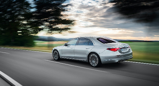 2021年的梅賽德斯-奔馳S級起價(jià)為93,438歐元