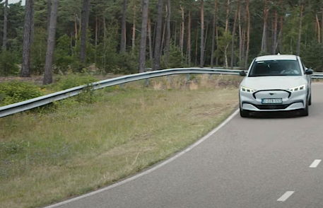 這是歐洲規格的福特野馬Mach-E