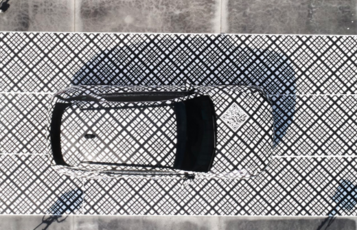 創(chuàng  )世紀（Genesis）周二發(fā)布了新型跨界SUV GV70的第一張照片