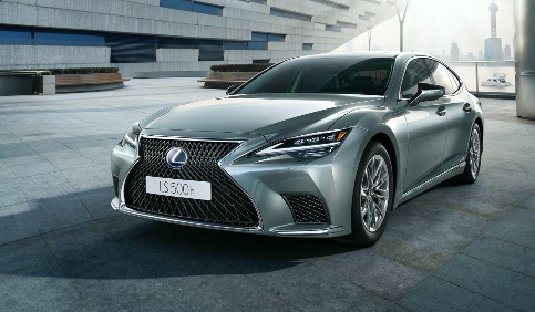 改頭換面的2021年雷克薩斯LS首次亮相歐洲市場(chǎng)，看起來(lái)非常高檔