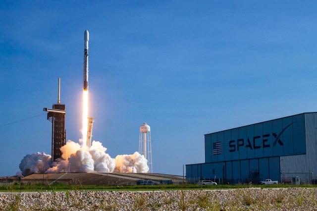 SpaceX贏(yíng)得制造美國導彈跟蹤衛星的合同