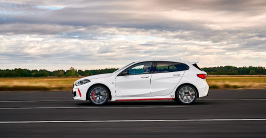 2021寶馬128ti掉落車(chē)身所有迷彩，將于11月發(fā)售