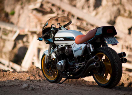 這是定制的本田CB900F摩托車(chē)，這會(huì )讓您震撼