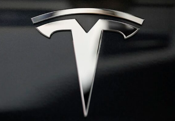 特斯拉開(kāi)始向用戶(hù)提供其新型全自動(dòng)駕駛系統的Beta版