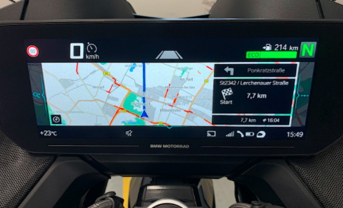 新款寶馬R 1250 RT配備儀表盤(pán)地圖顯示功能