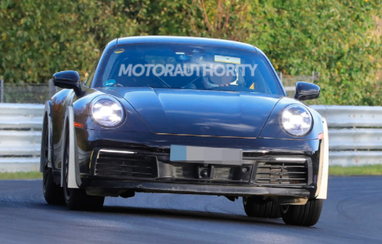 保時(shí)捷（Porsche）可能正在測試其911跑車(chē)的高級版本