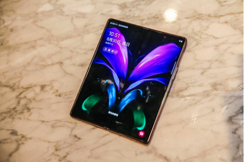 帶有滑動(dòng)鍵盤(pán)的三星Galaxy Z Fold 3