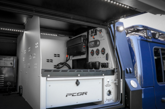 吉普角斗士概念車(chē)可進(jìn)行各種越野活動(dòng)