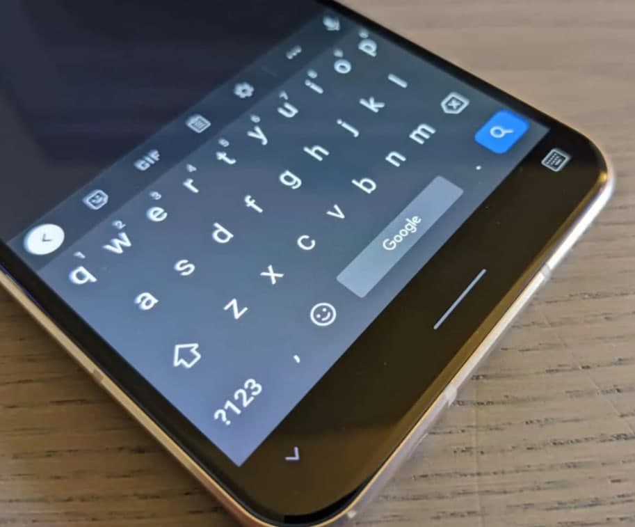 Gboard獲得“增強型語(yǔ)音輸入”功能，可擴展到像素