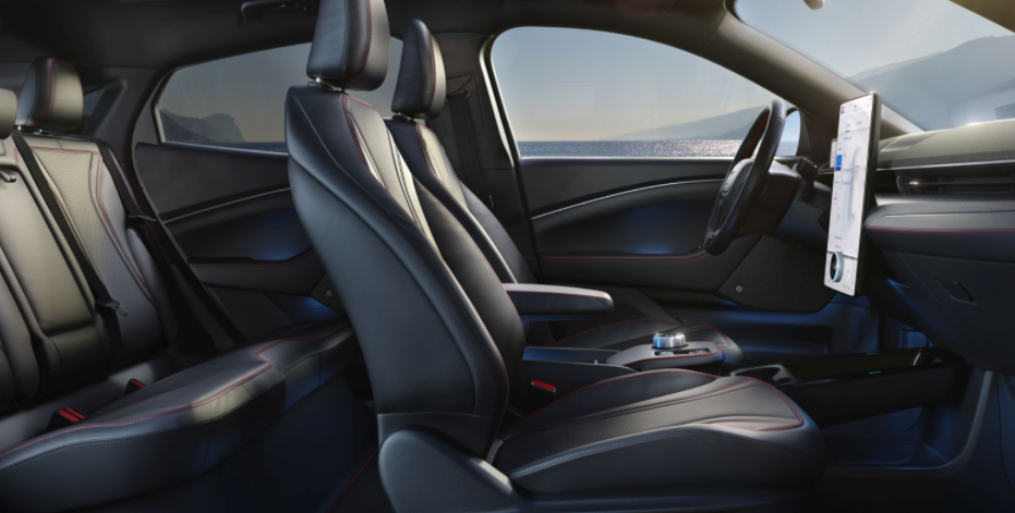 福特的主動(dòng)駕駛輔助系統不僅會(huì )出現在Mach-E上，還會(huì )出現在2021 F-150上