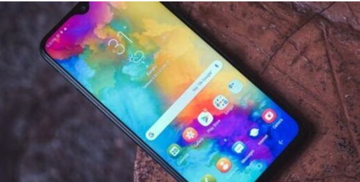 研究稱(chēng)，2020年智能手機銷(xiāo)量?jì)H增長(cháng)3％