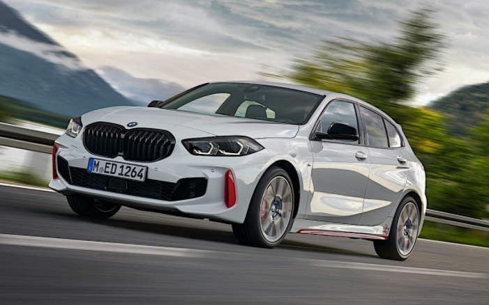 在紐伯格林測試時(shí)，寶馬128ti掀背車(chē)的引擎聲音聽(tīng)起來(lái)不錯