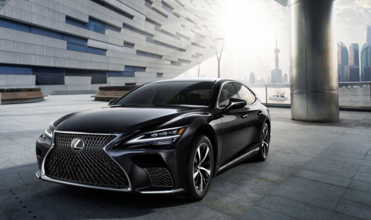 升級的2021年雷克薩斯LS獲得12.3英寸觸摸屏，起價(jià)為7.6萬(wàn)美元