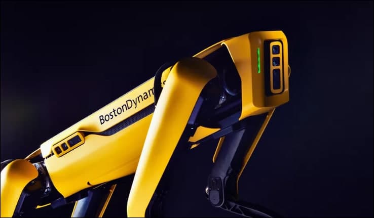 日本一家商店部署了機器人來(lái)強制戴口罩和物理疏導