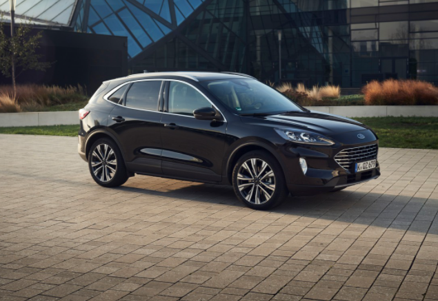 福特Kuga混合動(dòng)力車(chē)也可以配備AWD，承諾行駛620英里以上