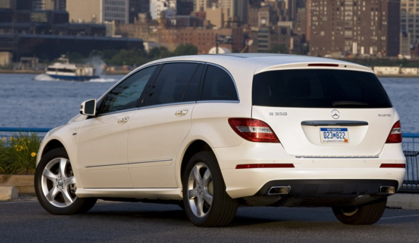 據報道，梅賽德斯-奔馳正在考慮在其陣容中增加一款電動(dòng)小型貨車(chē)