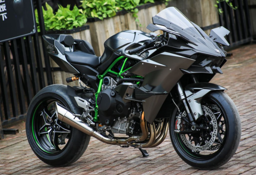 川崎展示了摩托車(chē)的人工智能技術(shù)