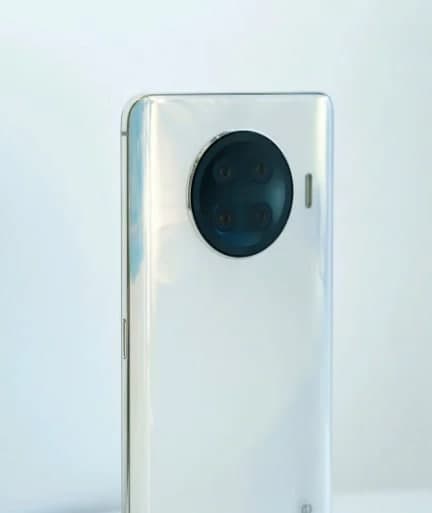 高通驍龍888的Realme Race將成為新系列的一部分，全新渲染出現