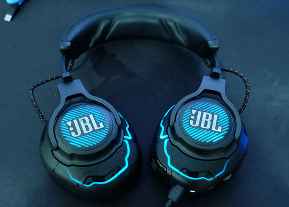 JBL Quantum One游戲耳機評測：出色的音質(zhì)，豐富的功能