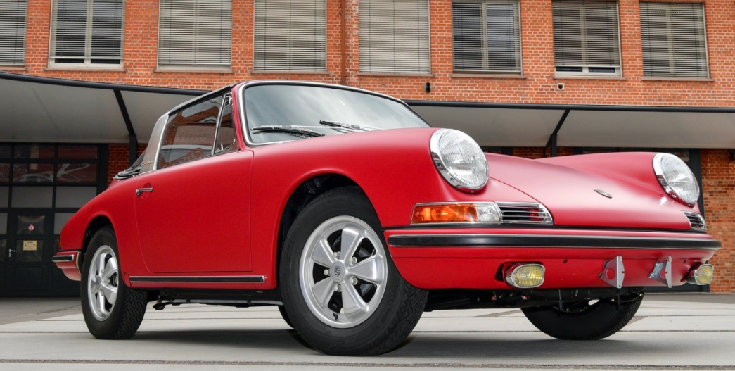 保時(shí)捷用了3年的時(shí)間才恢復了這輛1967 911 S Targa