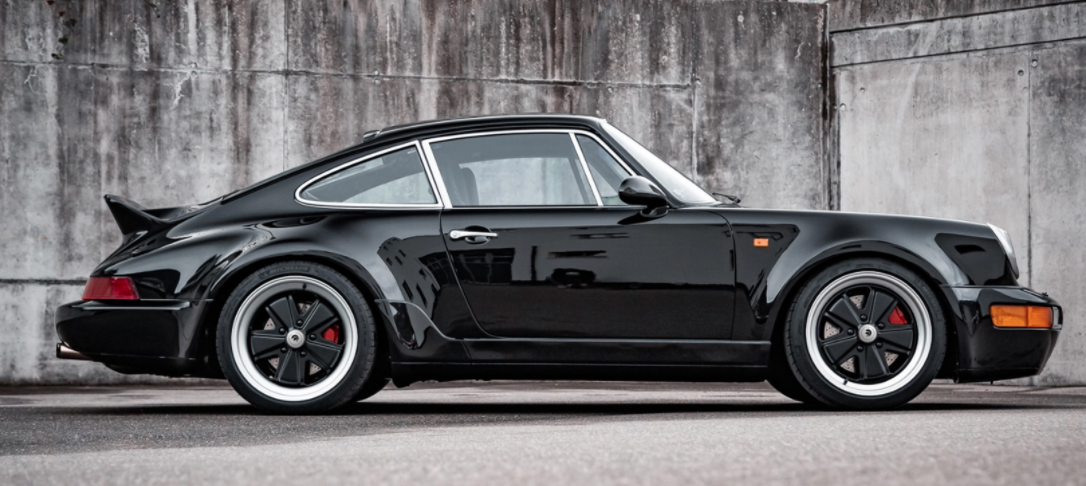 意大利的Ares在964代保時(shí)捷911 Turbo上推出了一些有品味的改裝