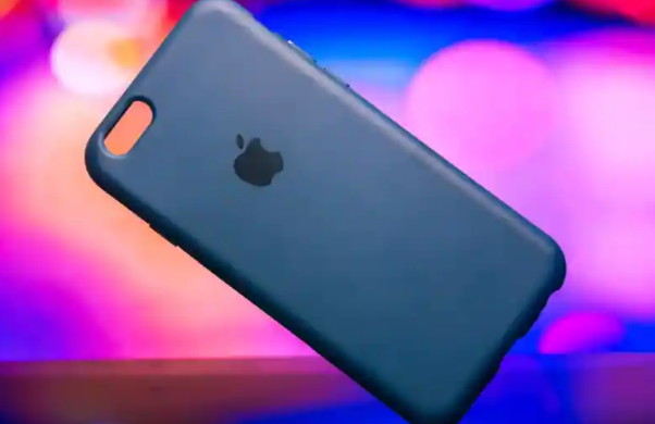 蘋(píng)果可折疊iPhone：該公司使用自己的技術(shù)測試了可彎曲的三星屏幕