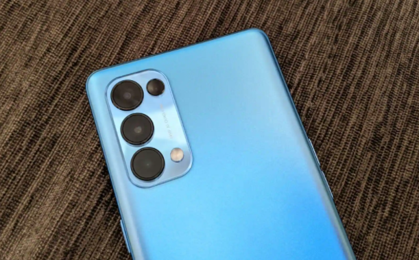 Oppo的Reno智能手機系列以其精美的外觀(guān)設計而聞名