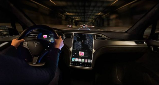 特斯拉報告其汽車(chē)觸摸屏出現故障