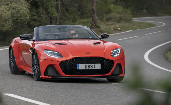 阿斯頓·馬丁推出一款中置引擎Vanquish超級跑車(chē)