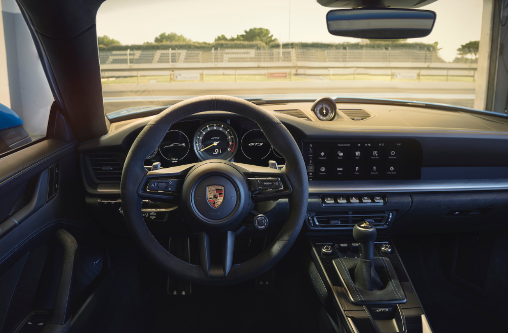 922代保時(shí)捷911通過(guò)一些便捷的技術(shù)更新和新版本進(jìn)入2022年