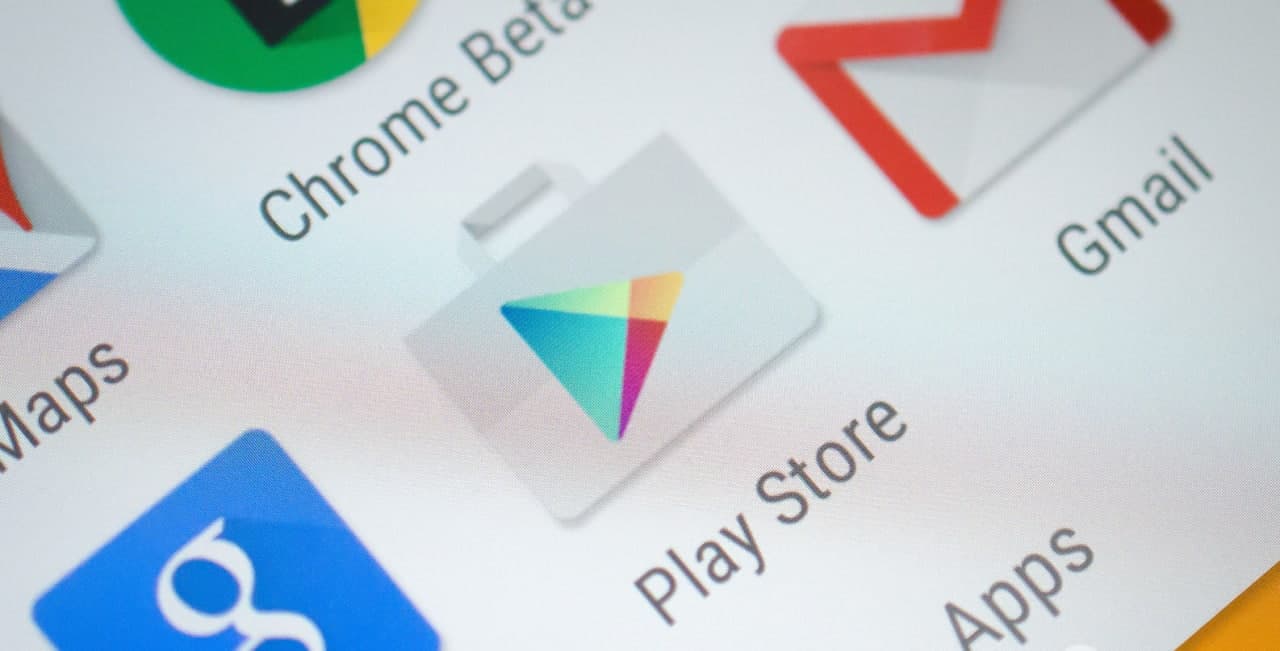 谷歌Play商店將增加一個(gè)新的部分來(lái)解釋?xiě)贸绦蛉绾问褂媚臄祿? border=