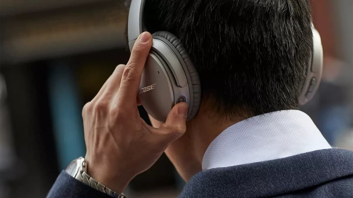 Bose 耳機迷有福了！QuietComfort 45 已在 FCC 官方照片中泄露