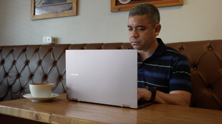 繼智能手機之后，三星現在準備折疊筆記本電腦