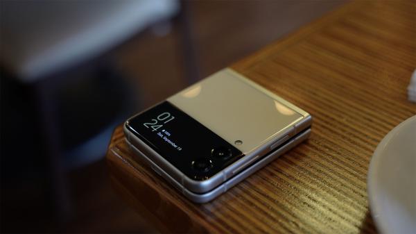 Galaxy Z Flip 3 有耳機插孔嗎？