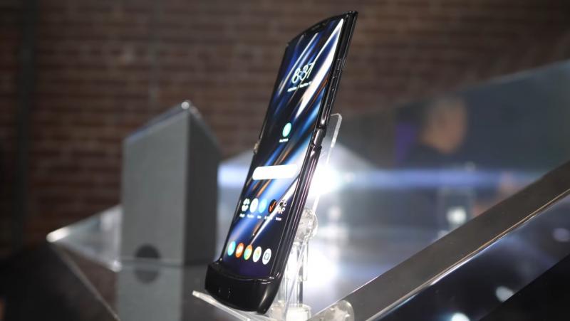 摩托羅拉的 Razr 5G、OnePlus 9 系列和更多 Android 設備正在發(fā)售
