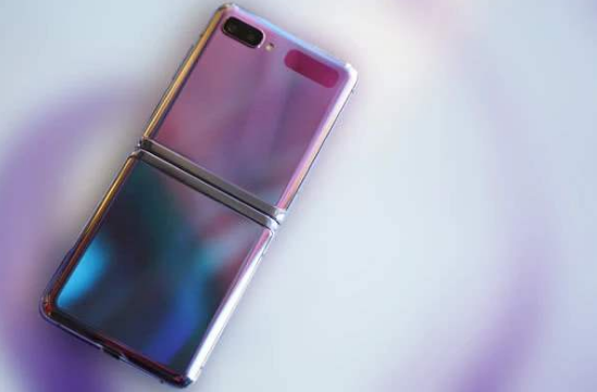 榮耀Magic V6赤兔紅首銷(xiāo)告捷！開(kāi)售20分鐘全平臺售罄